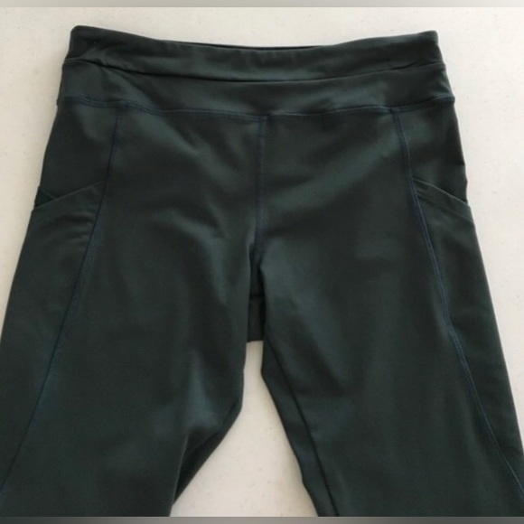 Forever 21 Dark Green Athletic Mesh Pocket Leggings - Size Medium - Picture 3 of 4